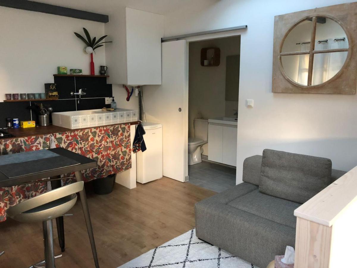Charmant Logement Avec Parking Apartment Орво Екстериор снимка