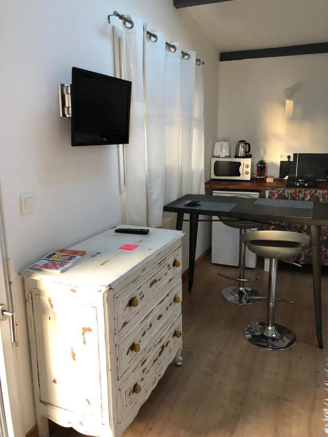 Charmant Logement Avec Parking Apartment Орво Екстериор снимка
