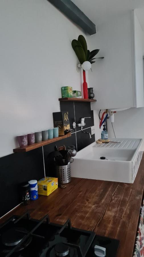 Charmant Logement Avec Parking Apartment Орво Екстериор снимка