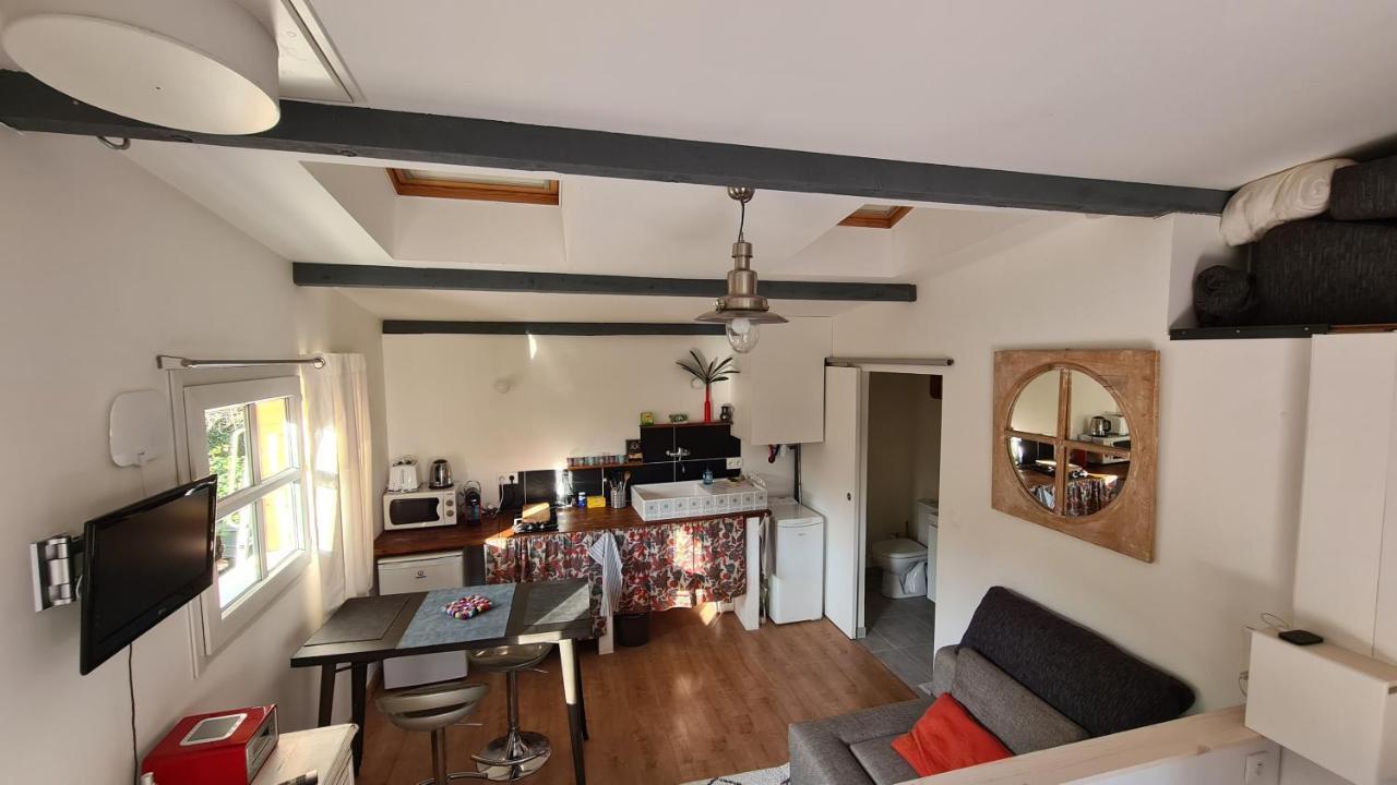 Charmant Logement Avec Parking Apartment Орво Екстериор снимка