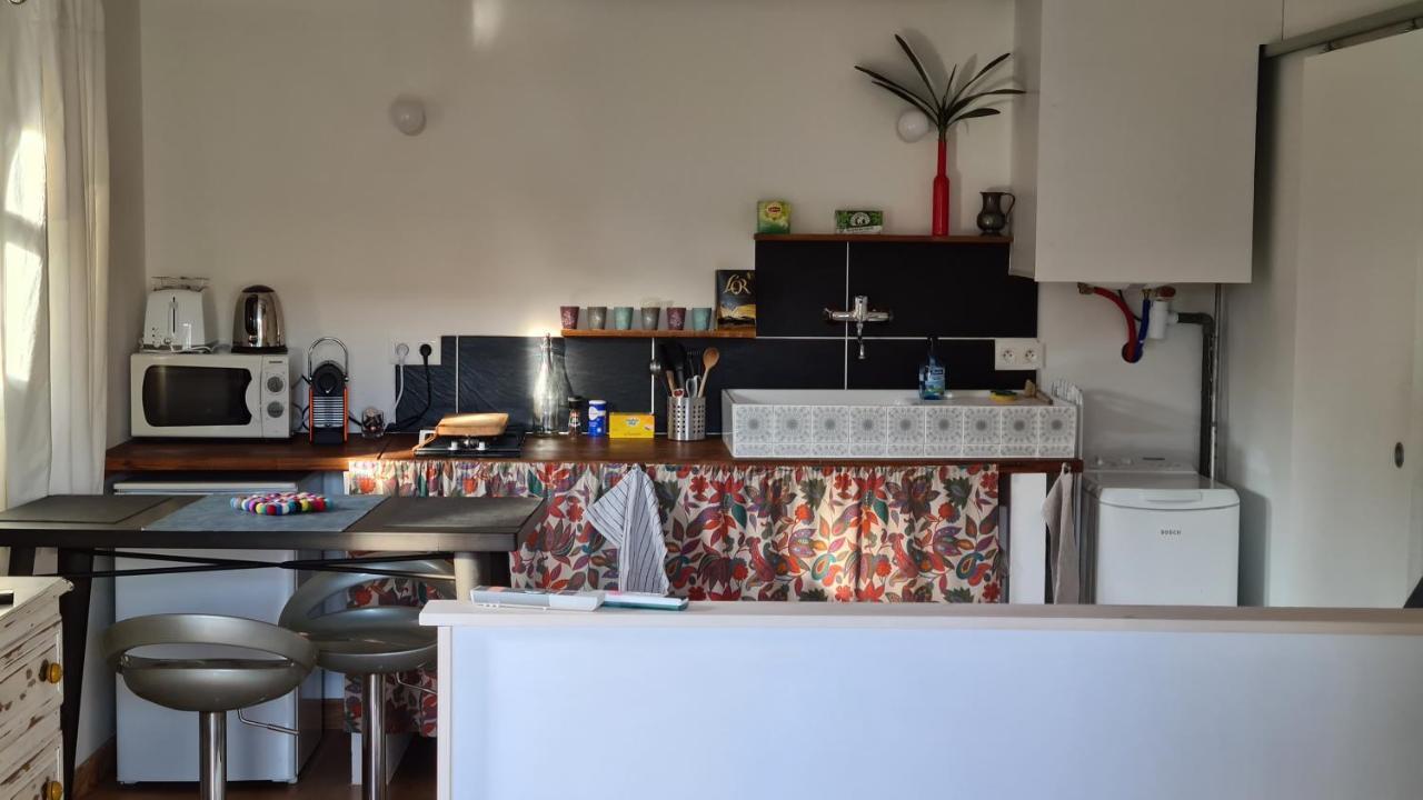 Charmant Logement Avec Parking Apartment Орво Екстериор снимка
